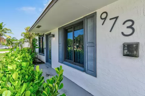 973 Laurel Rd, North Palm Beach, FL 33408