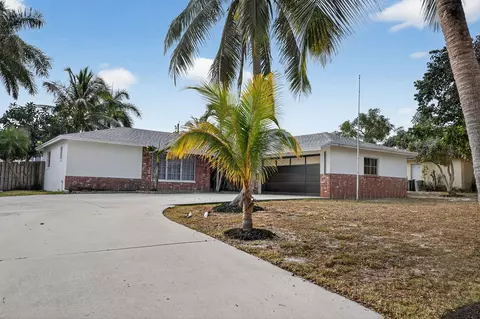 8776 SE Bahama Cir, Hobe Sound, FL 33455