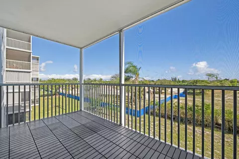 5700 NW 2nd Ave #410, Boca Raton, FL 33487