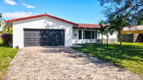4005 NW 76th Ave, Coral Springs, FL 33065