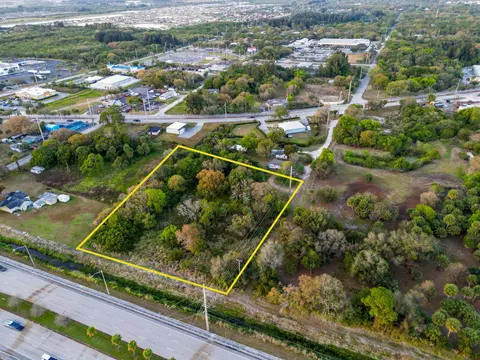 2111 S 37th St, Fort Pierce, FL 34947
