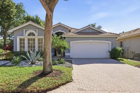 8752 Palm Riv, Lake Worth, FL 33467