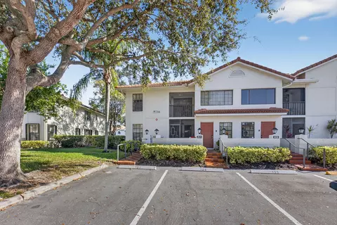 9716 Sills Dr E #201, Boynton Beach, FL 33437
