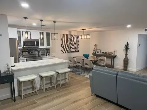 1157 S Drive Cir #C, Delray Beach, FL 33445
