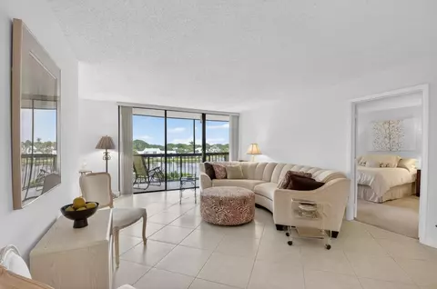 1554 Bridgewood, Boca Raton, FL 33434