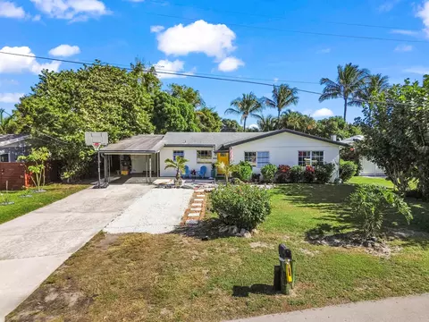 1080 W Shore Dr, West Palm Beach, FL 33406