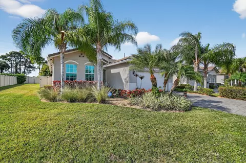 7561 SW Harbor Cove Dr, Stuart, FL 34997