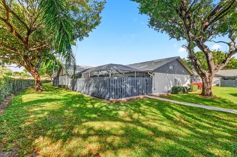 1152 Summit Trl #B, West Palm Beach, FL 33415