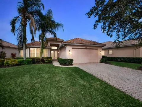 8918 First Tee Rd, Port Saint Lucie, FL 34986