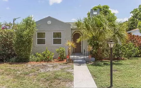 500 Evergreen Dr, Lake Park, FL 33403