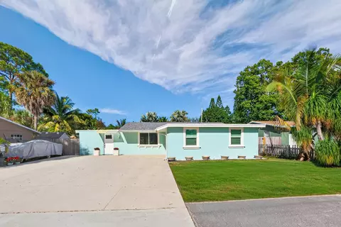 5565 Papaya Rd, West Palm Beach, FL 33413