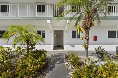 7 Westwood Ave #104-C, Tequesta, FL 33469