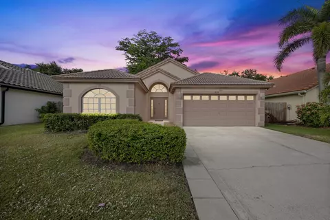 1899 Oak Berry Cir, Wellington, FL 33414
