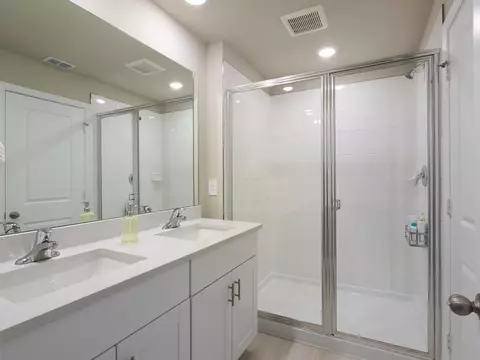 Bath - 5735 SEdgewater Cir, Stuart, FL 34997 photo 2 of 3