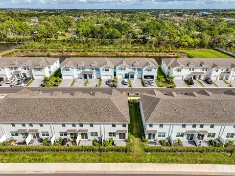 View/Area - 5735 SEdgewater Cir, Stuart, FL 34997 photo 3 of 6