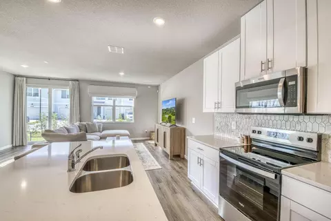 Kitchen - 5735 SEdgewater Cir, Stuart, FL 34997 photo 5 of 7