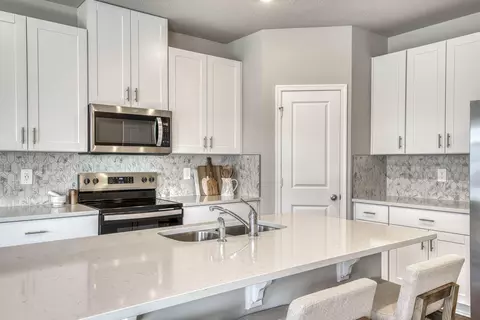 Kitchen - 5735 SEdgewater Cir, Stuart, FL 34997 photo 2 of 7