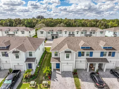 View/Area - 5735 SEdgewater Cir, Stuart, FL 34997 photo 1 of 6