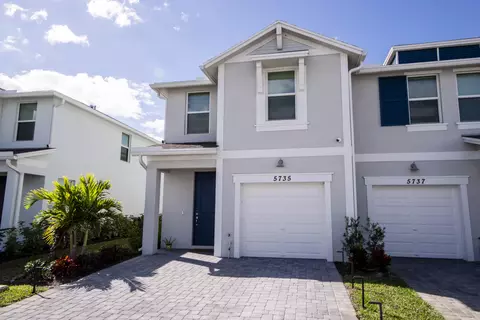 Exterior - 5735 SEdgewater Cir, Stuart, FL 34997 photo 6 of 8