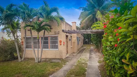 842 Selkirk, West Palm Beach, FL 33405
