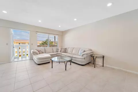 200 Dorset E, Boca Raton, FL 33434 photo 7
