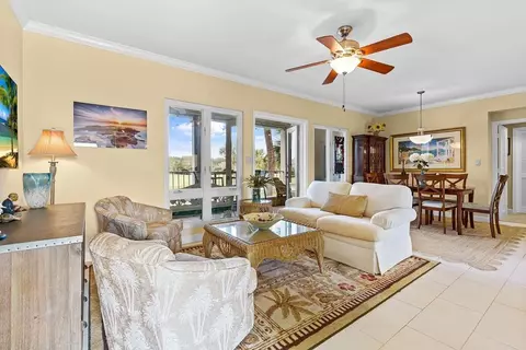 5020 Harmony Cir #203, Vero Beach, FL 32967