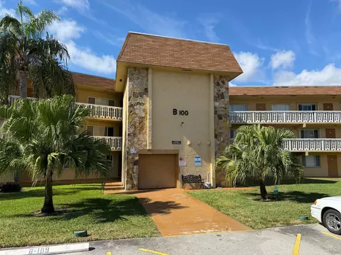 100 Village Green Cir E #312, Palm Springs, FL 33461