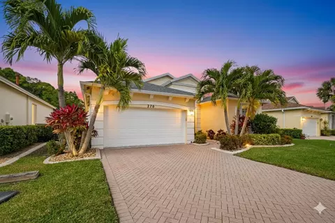 270 SW Lake Forest Way, Port Saint Lucie, FL 34986