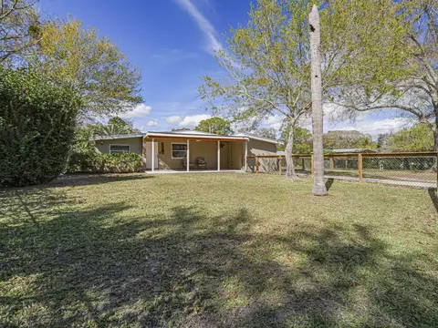 2875 58th Ct, Vero Beach, FL 32966