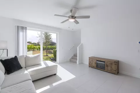 Living - 620 SE Lake Falls St, Stuart, FL 34994 photo 4 of 5