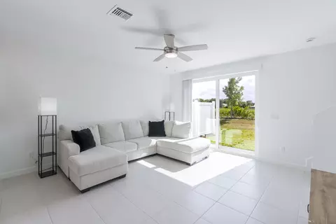 Living - 620 SE Lake Falls St, Stuart, FL 34994 photo 3 of 5