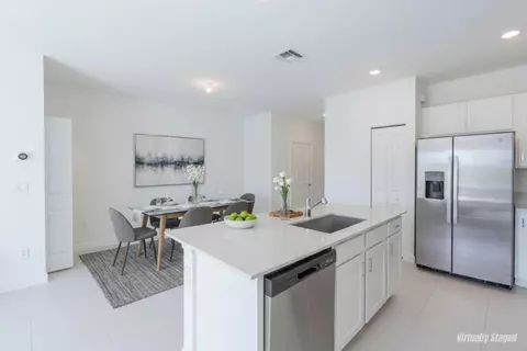Kitchen - 620 SE Lake Falls St, Stuart, FL 34994 photo 4 of 8