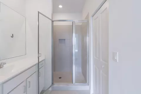 Bath - 620 SE Lake Falls St, Stuart, FL 34994 photo 5 of 7