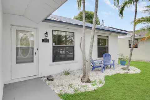 5929 SE Collins Ave, Stuart, FL 34997