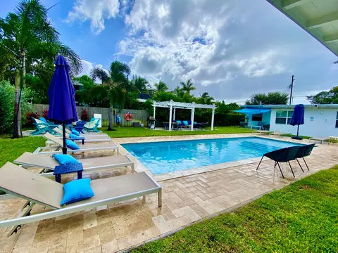 304 SE 3rd St, Delray Beach, FL 33483