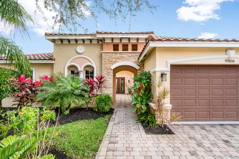 9466 Campi Dr, Lake Worth, FL 33467