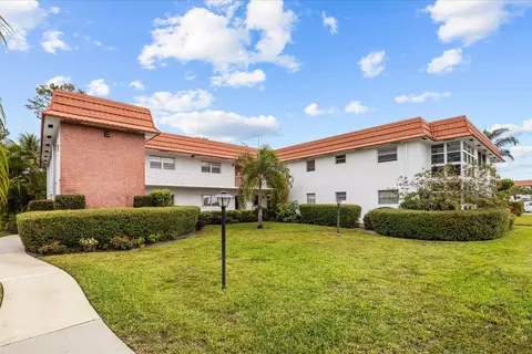 Exterior - 2600 SE Ocean Blvd #E5, Stuart, FL 34996 photo 1 of 4