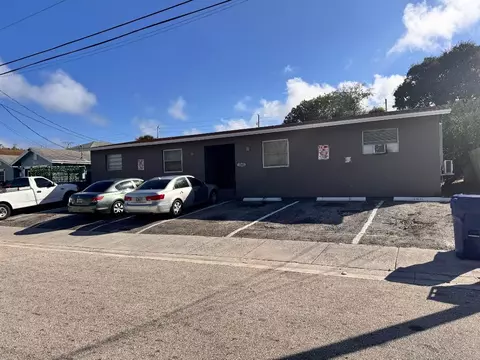 1245 W 35th St, Riviera Beach, FL 33404