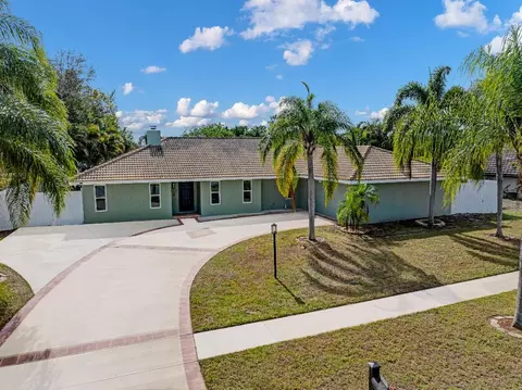 1826 SE Greendon Ave, Port Saint Lucie, FL 34952