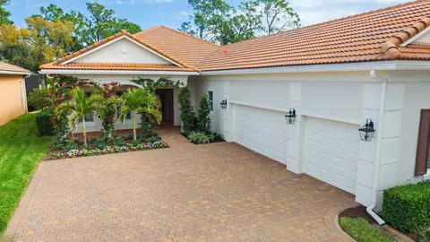 10241 SW Visconti Way, Port Saint Lucie, FL 34986