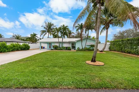 1521 Venus Ave, Jupiter, FL 33469