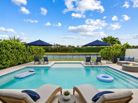 8683 Grand Prix Ln, Boynton Beach, FL 33472