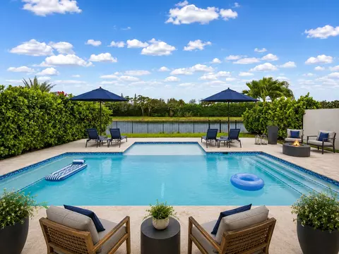 8683 Grand Prix Ln, Boynton Beach, FL 33472