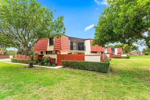 3742 Victoria, West Palm Beach, FL 33406
