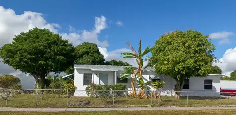 1060 W 26th Ct, Riviera Beach, FL 33404