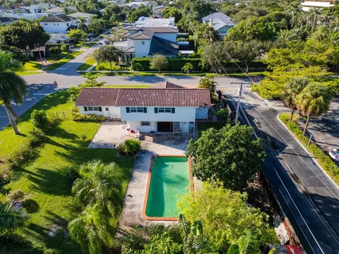 233 NE 11th St, Boca Raton, FL 33432