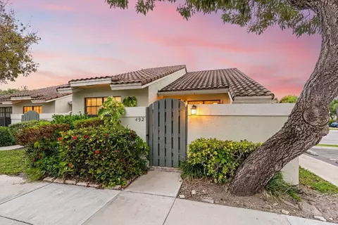 492 Hardwood Pl, Boca Raton, FL 33431
