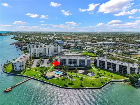200 Intracoastal Pl #207, Tequesta, FL 33469