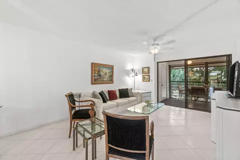 5380 Cedar Lake Dr #303, Boynton Beach, FL 33437