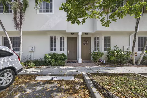 4147 Napoli Lake Dr, Riviera Beach, FL 33410